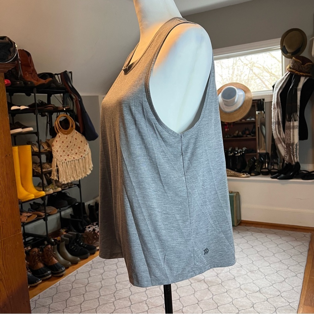 ALL IN MOTION Gray Women’s Medium Tank Top - Picture 3 of 6